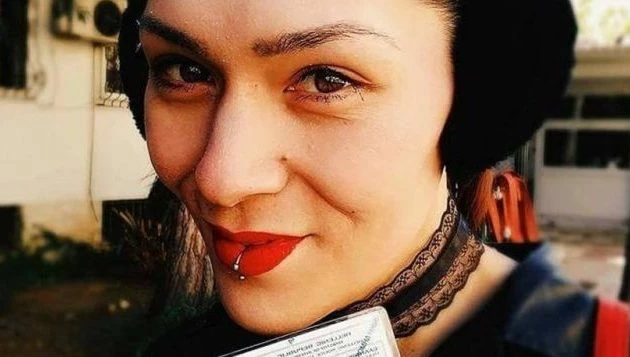 Εάλω η χώρα – Βγήκαν οι πρώτες αστυνομικές ταυτότητες με διόρθωση φύλου – Εικόνα